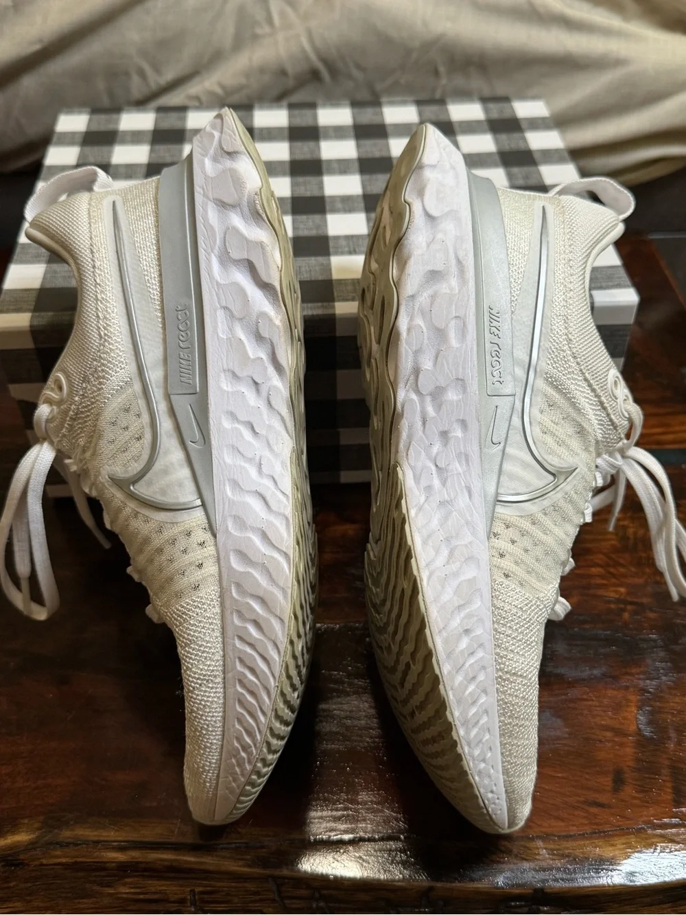Women’s Nike React Infinity Run Flyknit 2 US 8.5 White Knit Athletic Sneakers